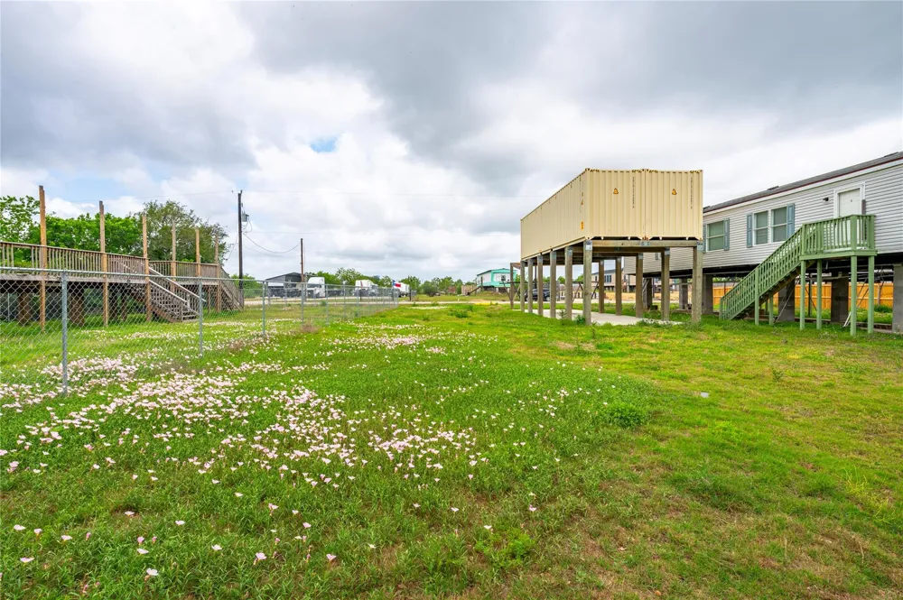 439 16th Street San Leon, TX 77539
