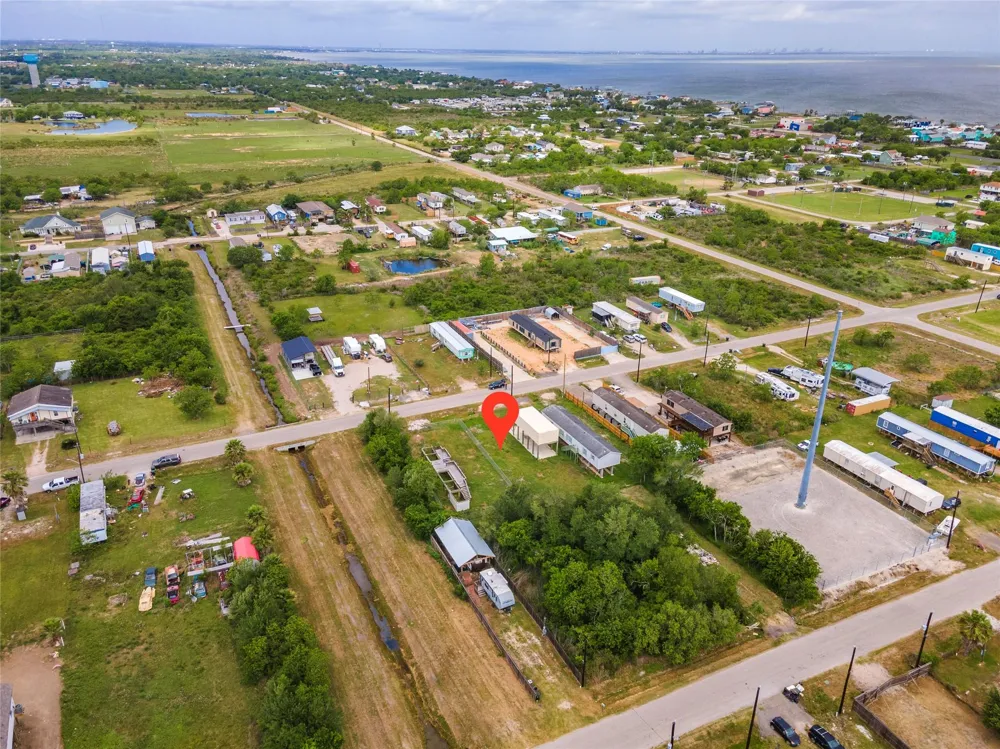 439 16th Street San Leon, TX 77539