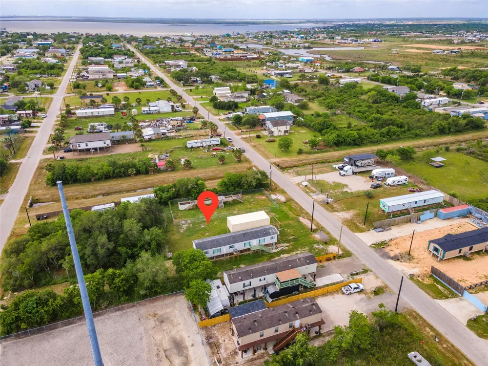 439 16th Street San Leon, TX 77539