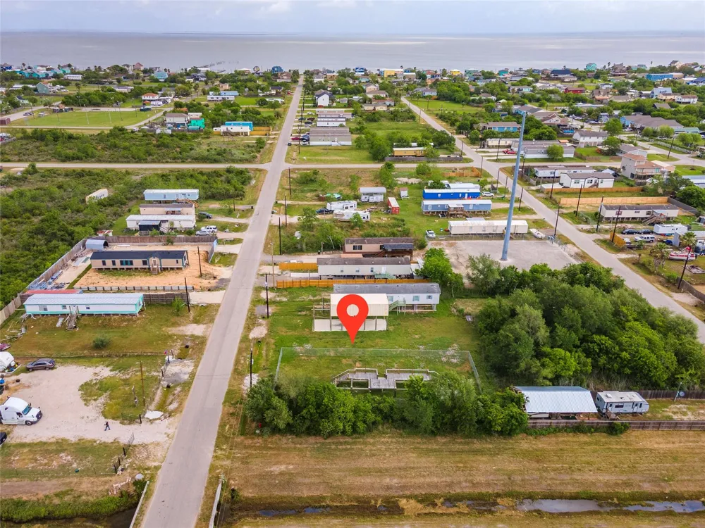 439 16th Street San Leon, TX 77539