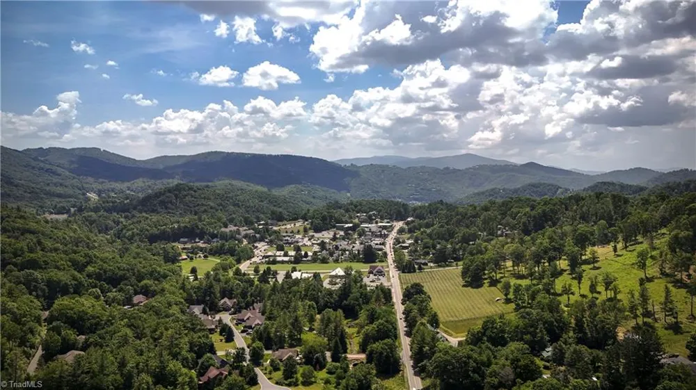 7277 Beech Mountain Road Beech Mountain, NC 28622