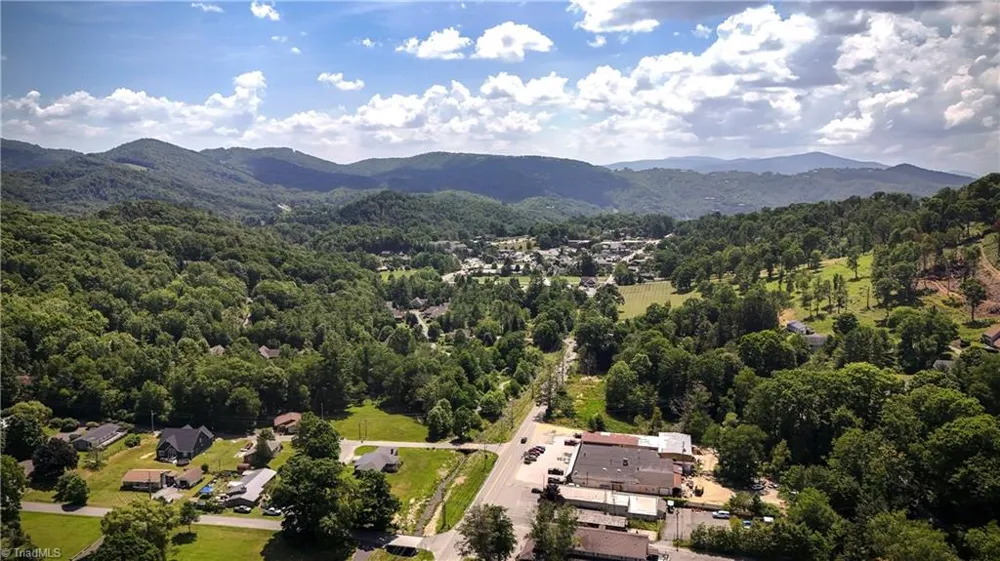 7277 Beech Mountain Road Beech Mountain, NC 28622