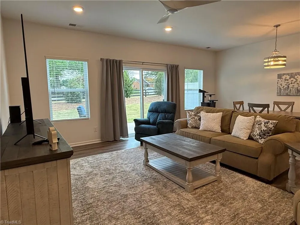 4035 Aster Point Court Pfafftown, NC 27040