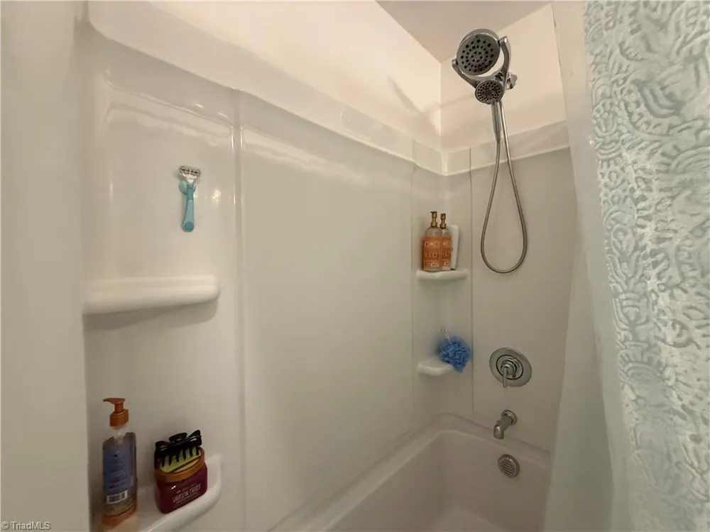4035 Aster Point Court Pfafftown, NC 27040