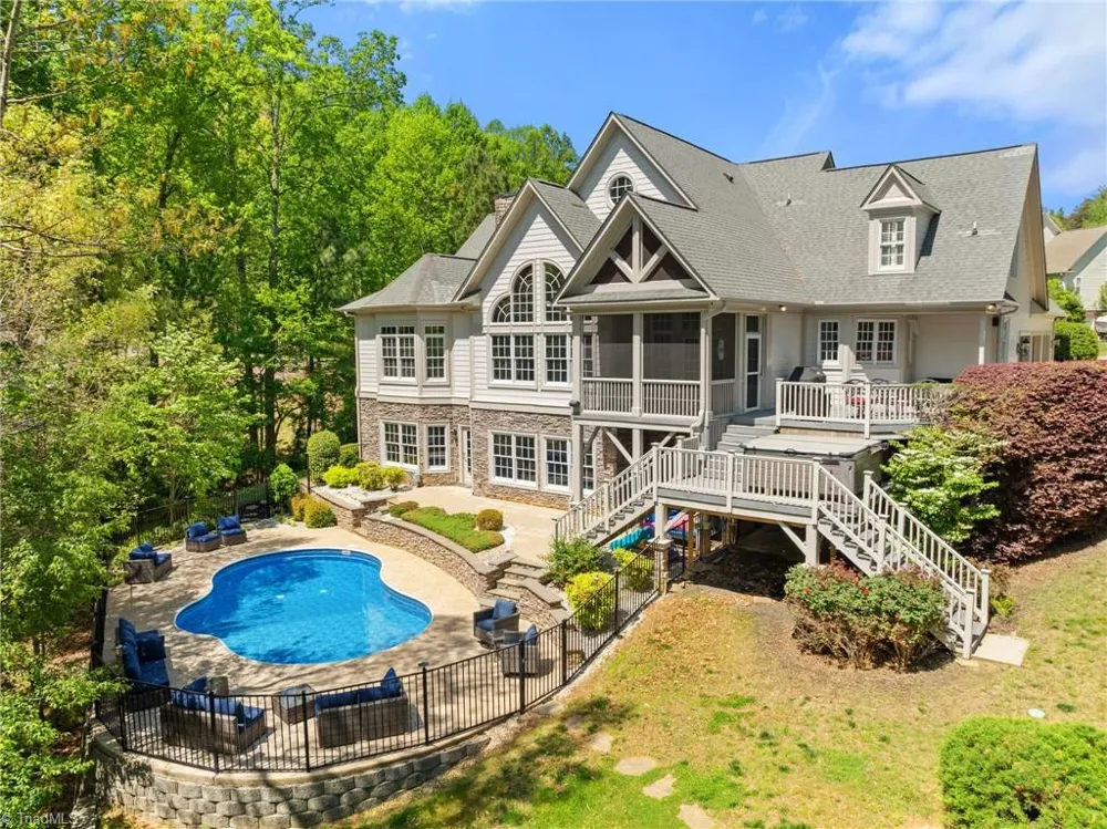 7601 Crossing Ridge Drive Belews Creek, NC 27009