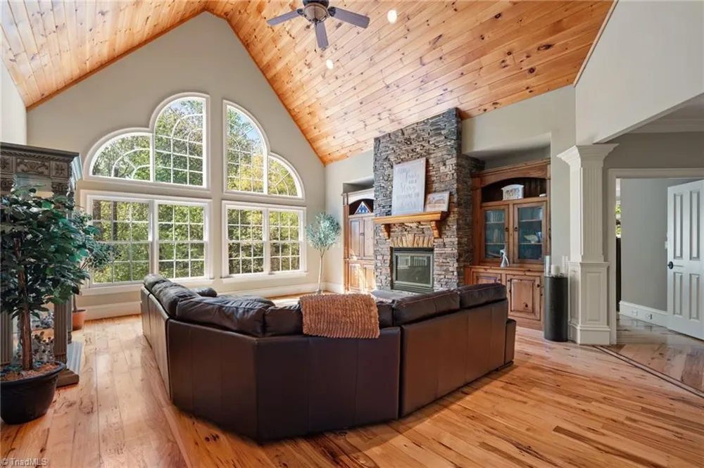 7601 Crossing Ridge Drive Belews Creek, NC 27009
