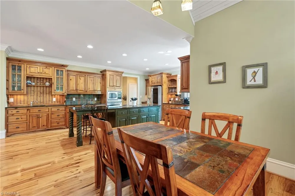 7601 Crossing Ridge Drive Belews Creek, NC 27009