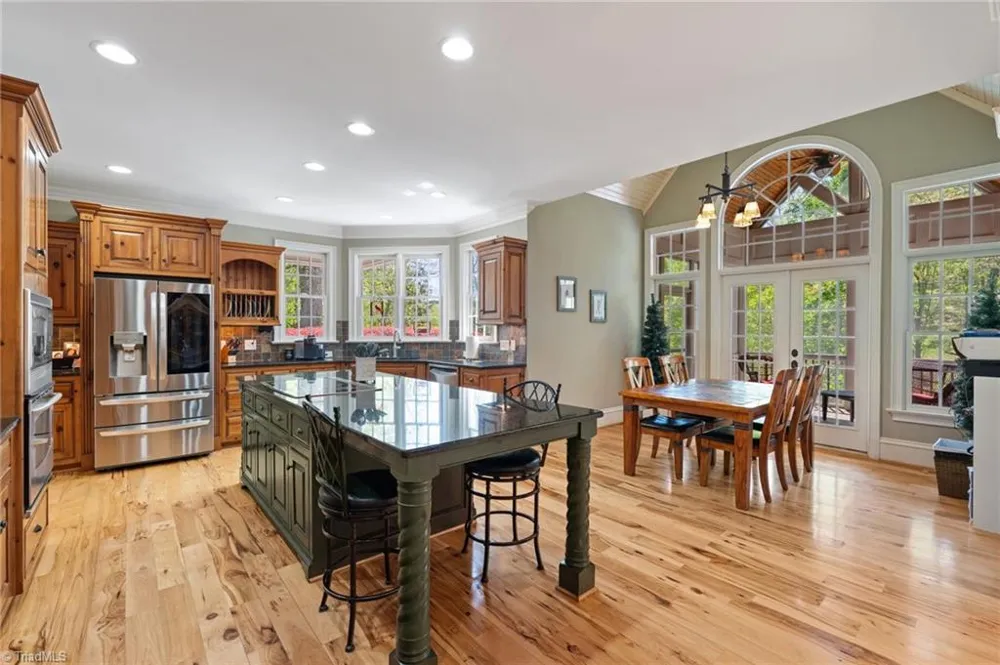 7601 Crossing Ridge Drive Belews Creek, NC 27009