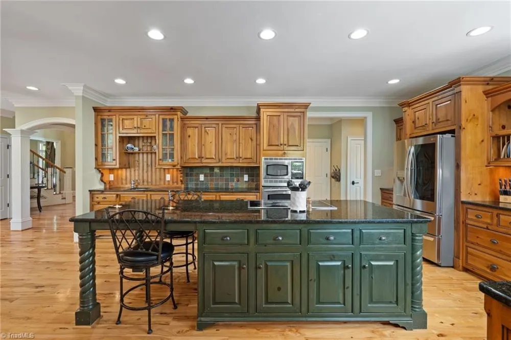 7601 Crossing Ridge Drive Belews Creek, NC 27009