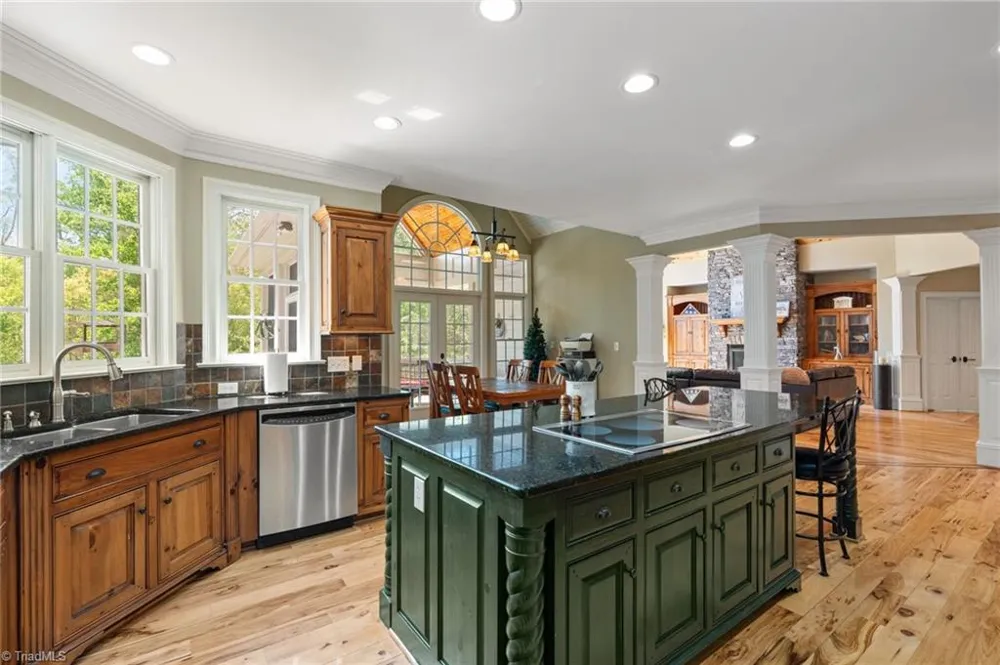 7601 Crossing Ridge Drive Belews Creek, NC 27009