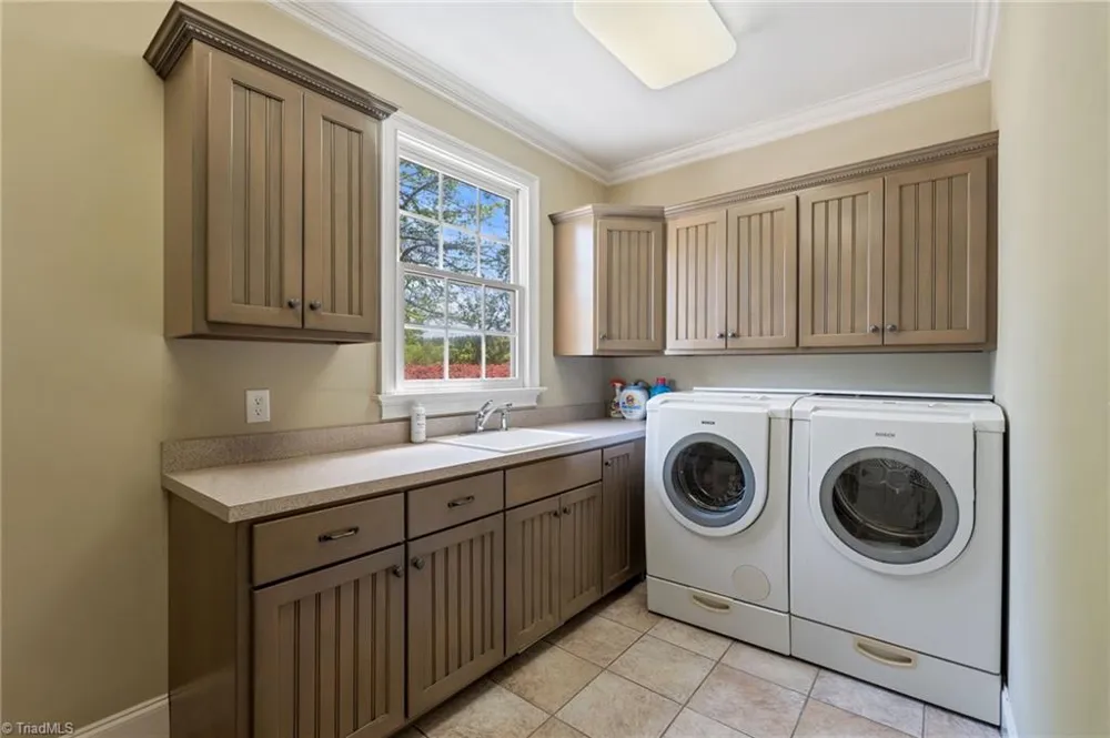 7601 Crossing Ridge Drive Belews Creek, NC 27009