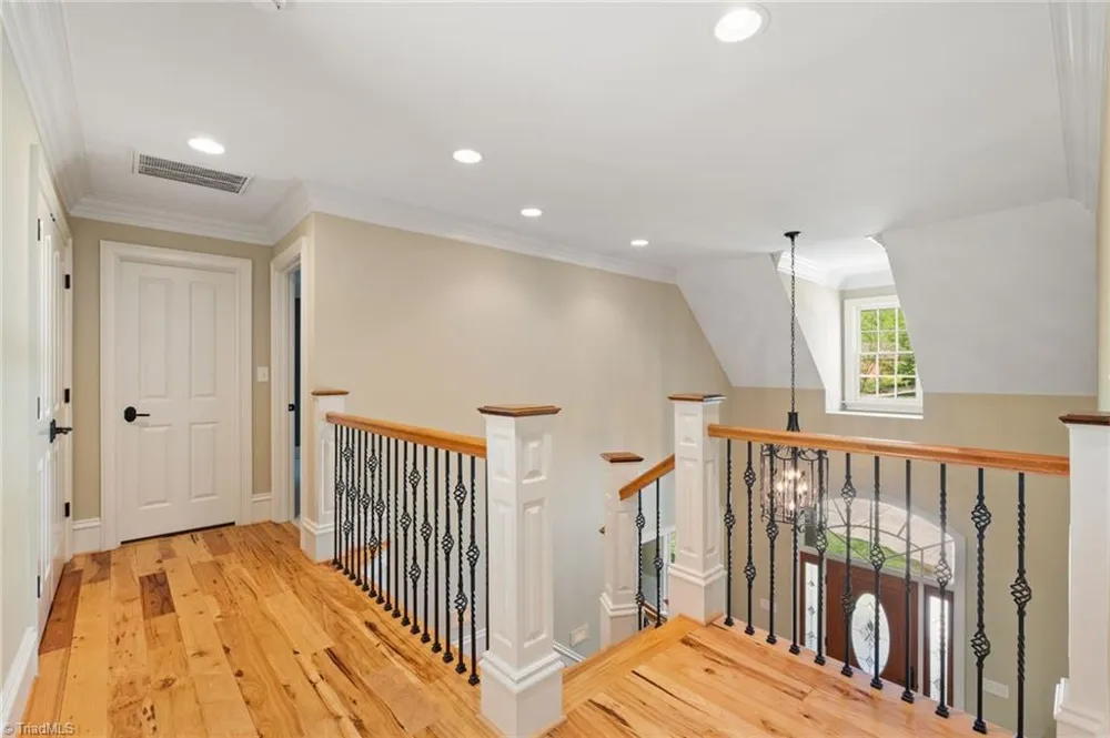 7601 Crossing Ridge Drive Belews Creek, NC 27009