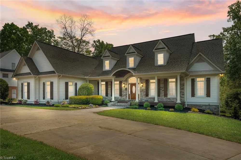7601 Crossing Ridge Drive Belews Creek, NC 27009