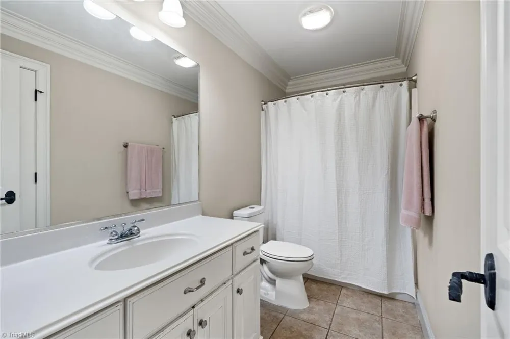 7601 Crossing Ridge Drive Belews Creek, NC 27009