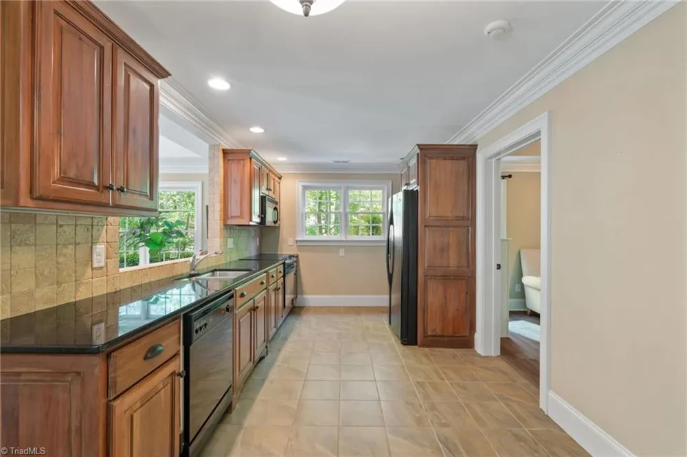 7601 Crossing Ridge Drive Belews Creek, NC 27009