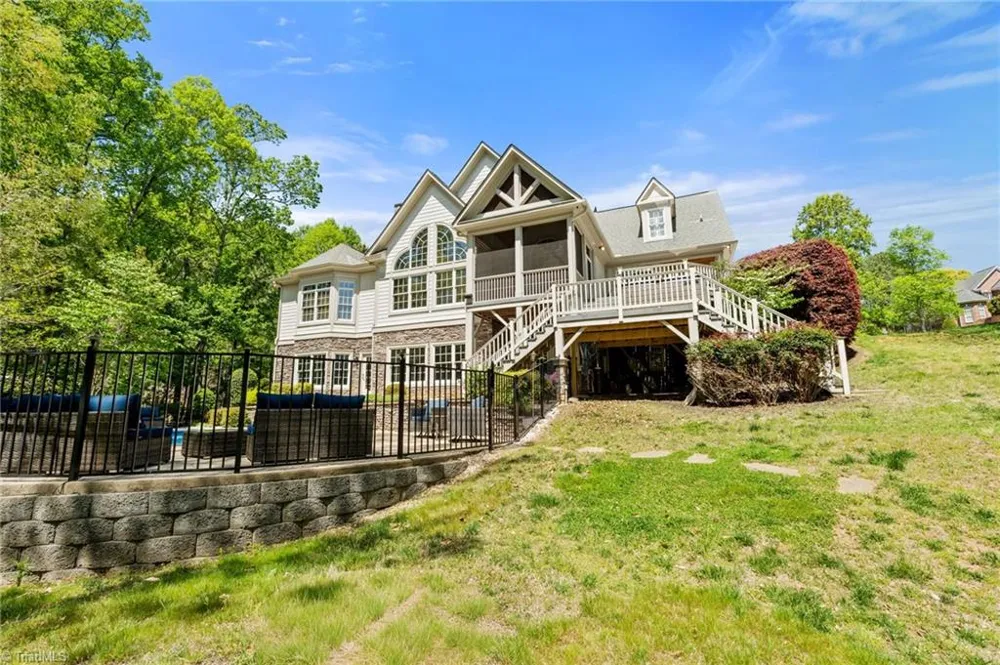 7601 Crossing Ridge Drive Belews Creek, NC 27009