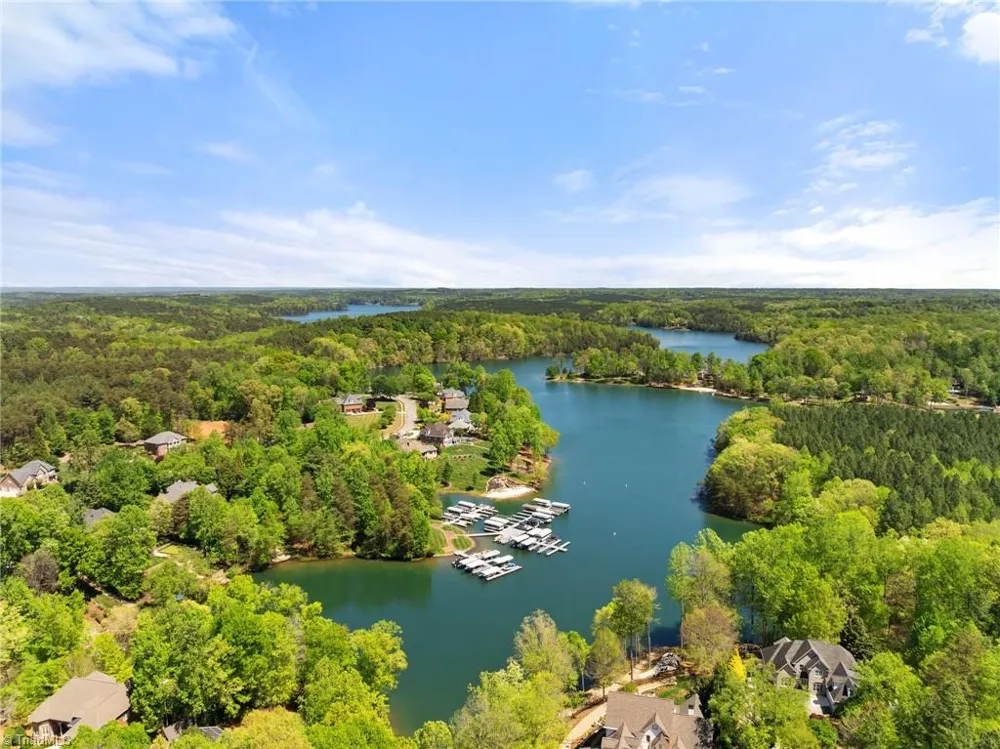 7601 Crossing Ridge Drive Belews Creek, NC 27009