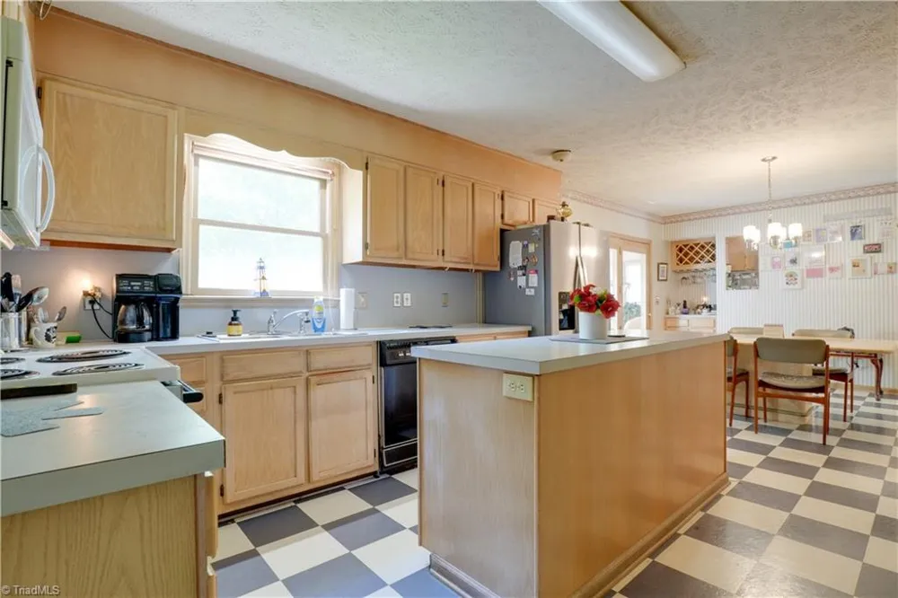 1495 Devaux Road Rural Hall, NC 27045