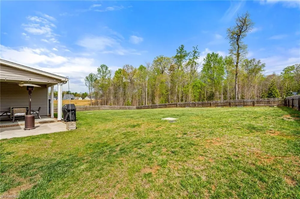 8629 Stone Valley Drive Clemmons, NC 27012