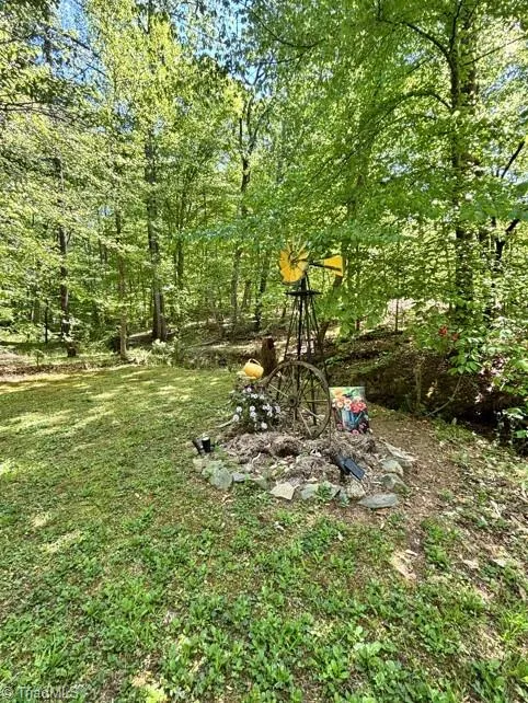 7198 Spring Hill Road Lewisville, NC 27023