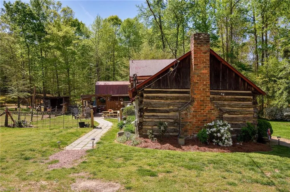 7198 Spring Hill Road Lewisville, NC 27023