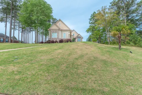 207 Quiet Oak Court