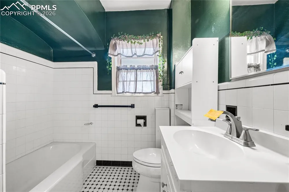 805 W Routt Avenue Pueblo, CO 81004