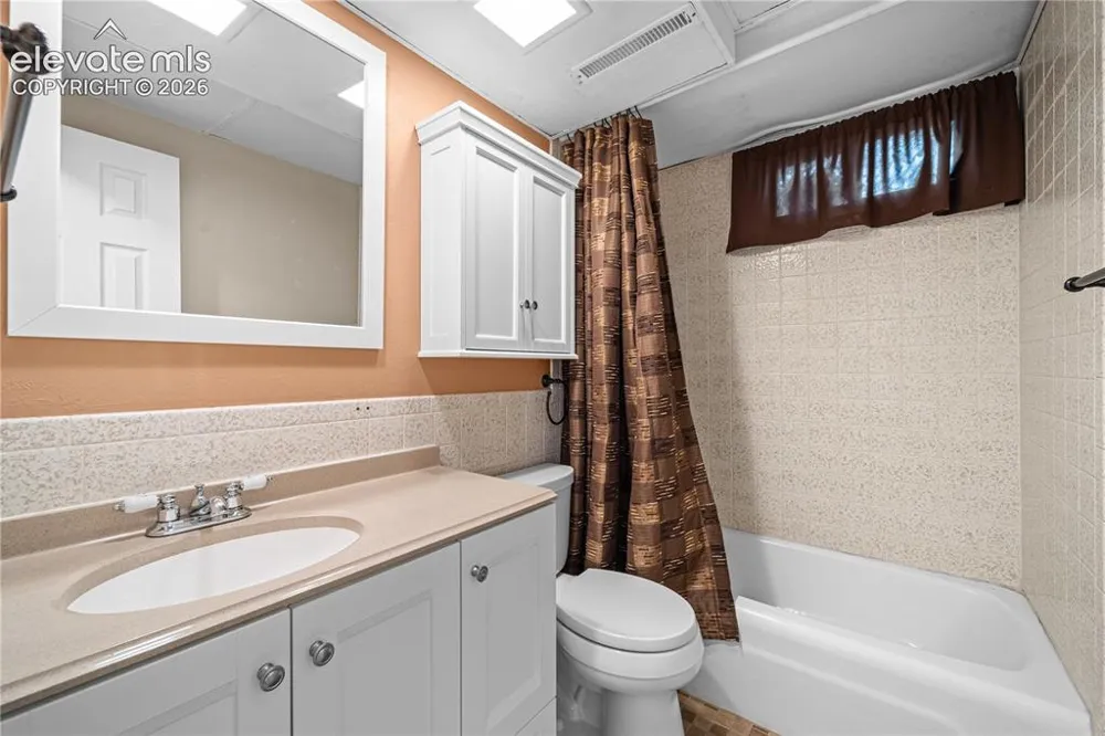 25 Fordham Circle Pueblo, CO 81005