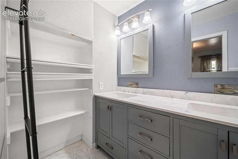 25 Fordham Circle Pueblo, CO 81005