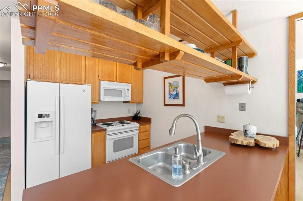 376 Pilot Knob Avenue Manitou Springs, CO 80829