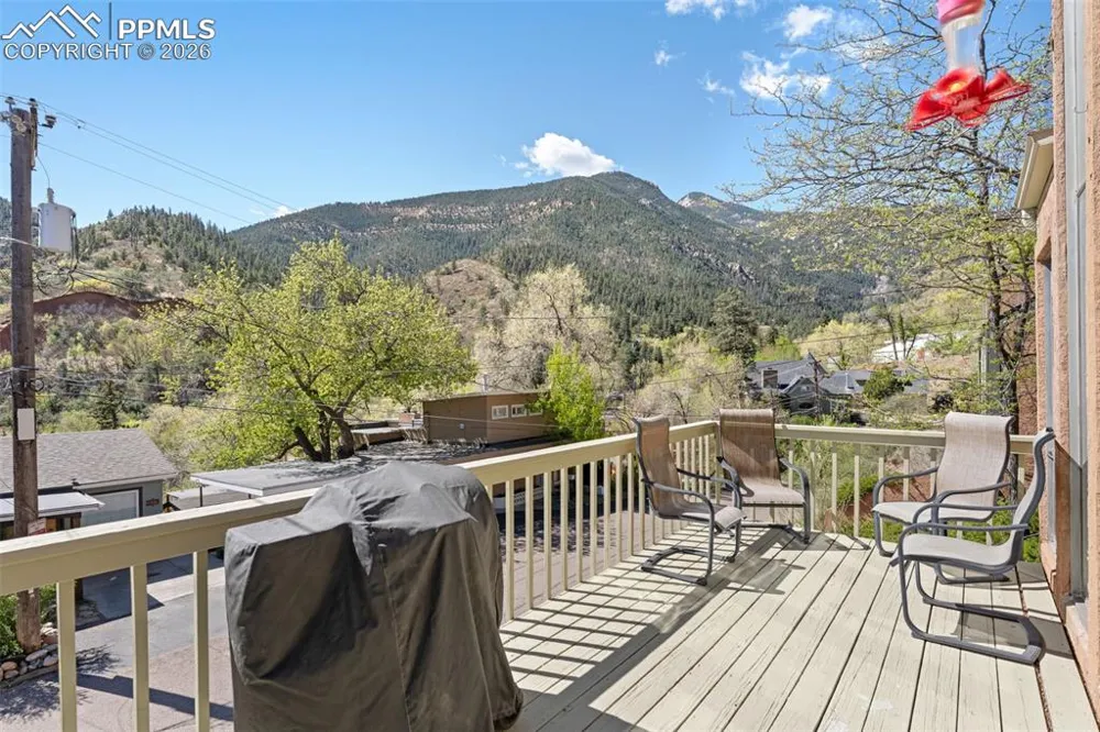 376 Pilot Knob Avenue Manitou Springs, CO 80829