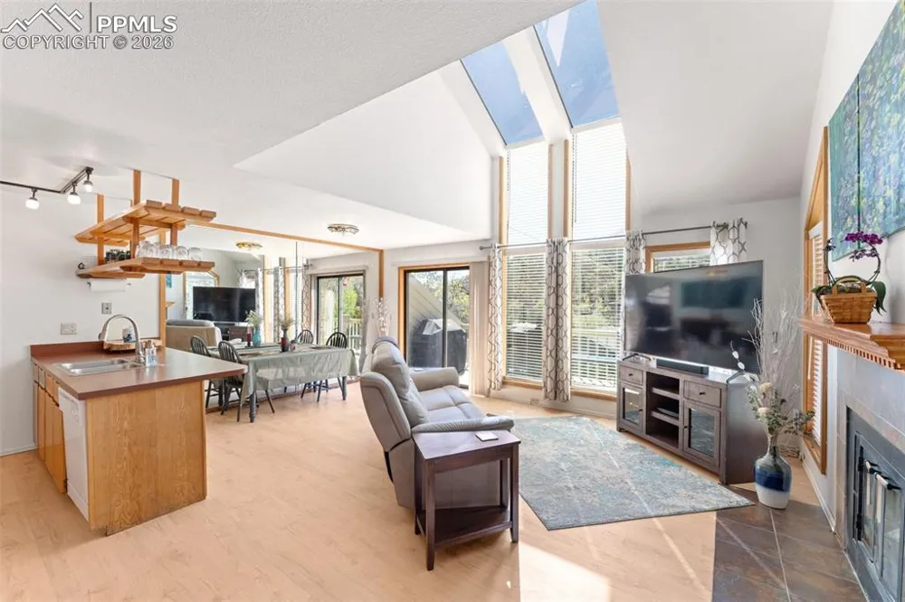 376 Pilot Knob Avenue Manitou Springs, CO 80829