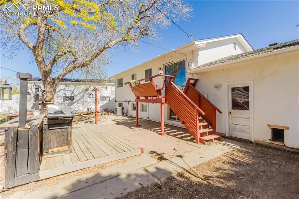 11 MacGregor Road Pueblo, CO 81001