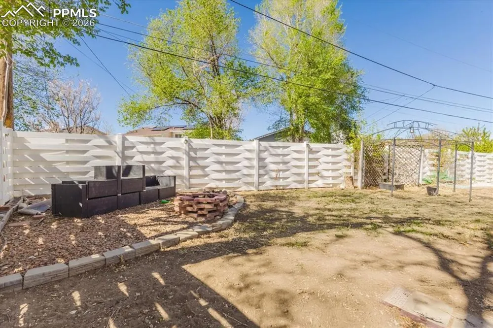 11 MacGregor Road Pueblo, CO 81001