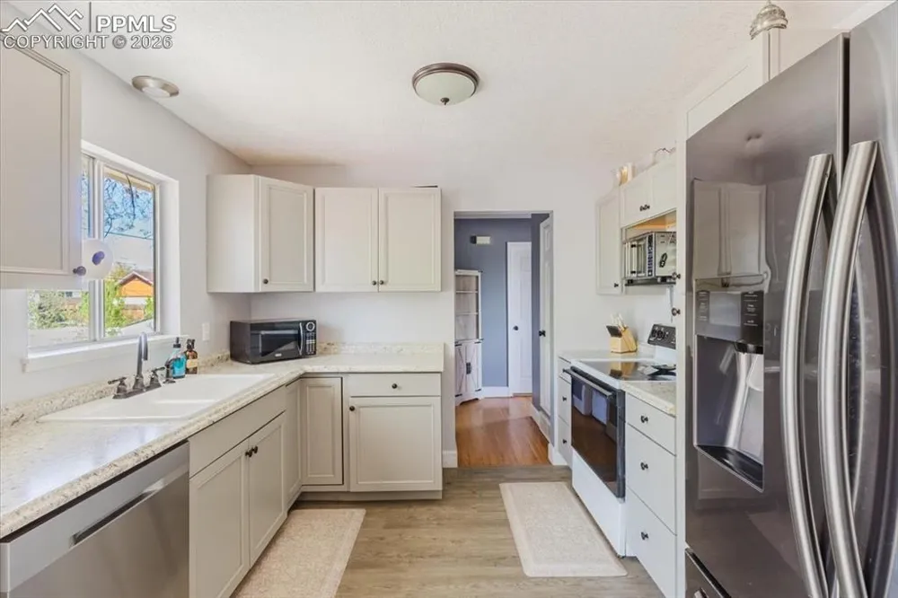 11 MacGregor Road Pueblo, CO 81001