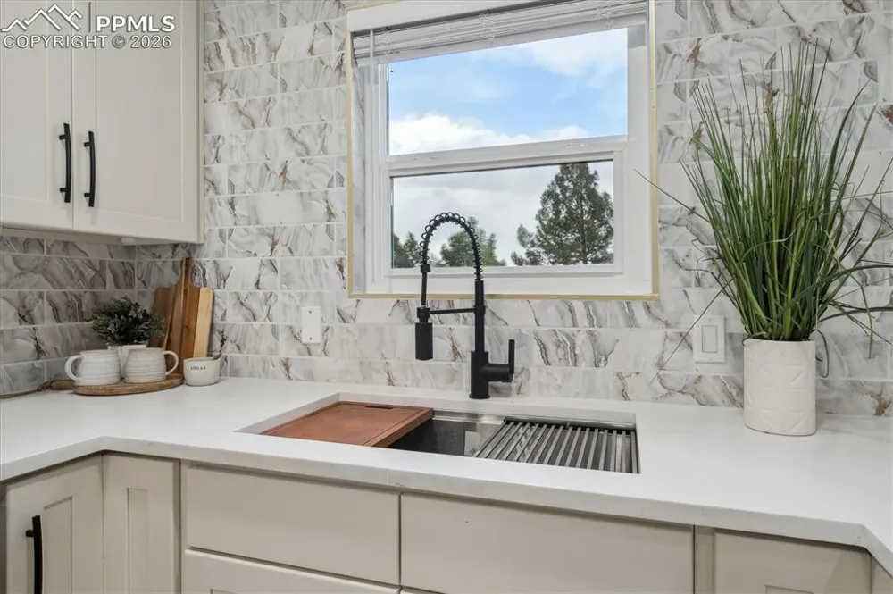 13910 Blue Jay Lane Larkspur, CO 80118