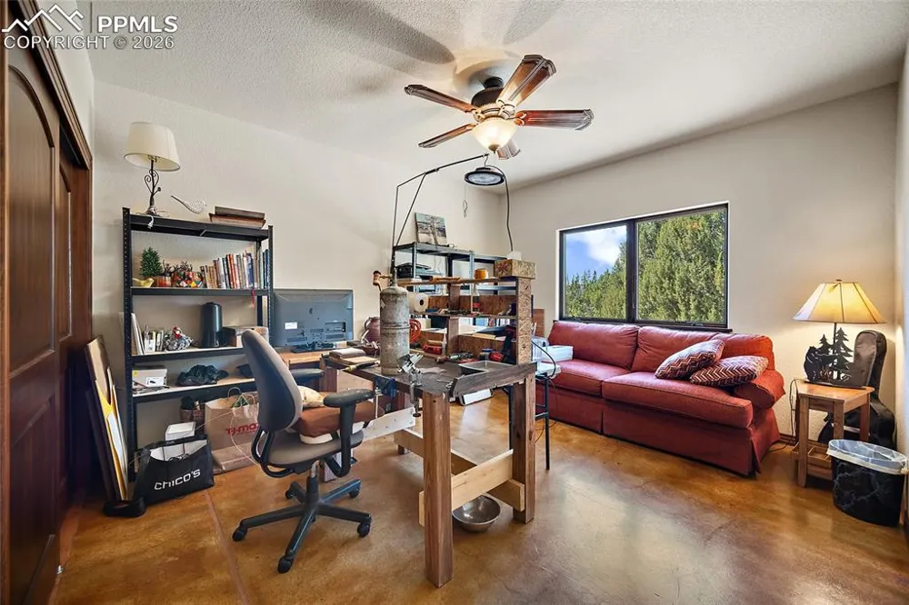 8200 Abbey Road Pueblo, CO 81004