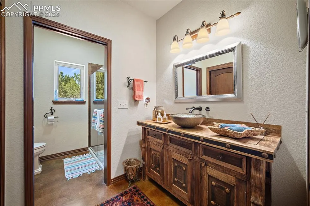 8200 Abbey Road Pueblo, CO 81004