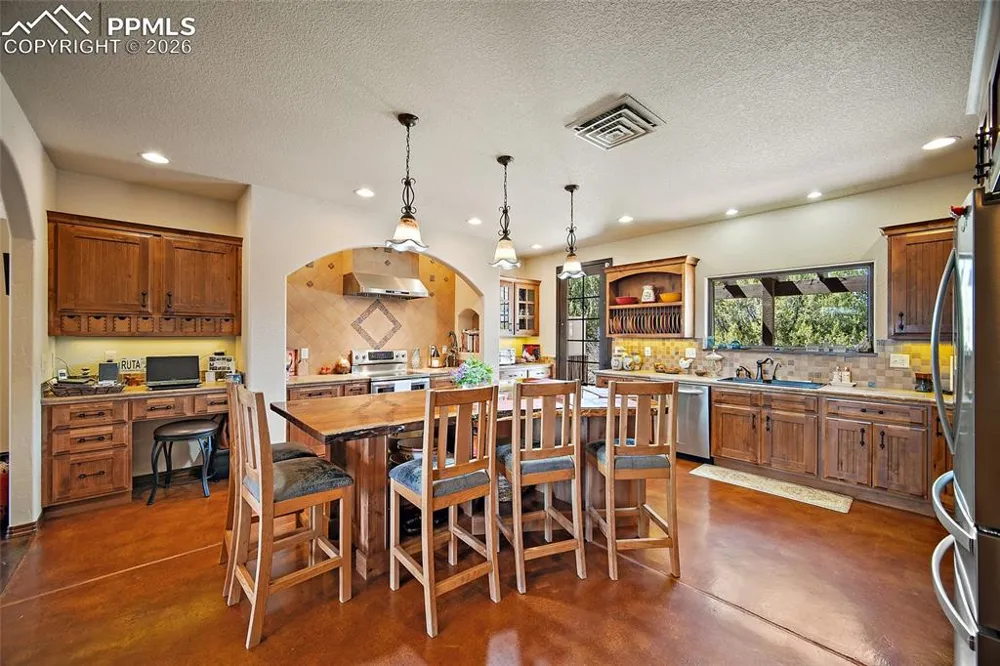 8200 Abbey Road Pueblo, CO 81004