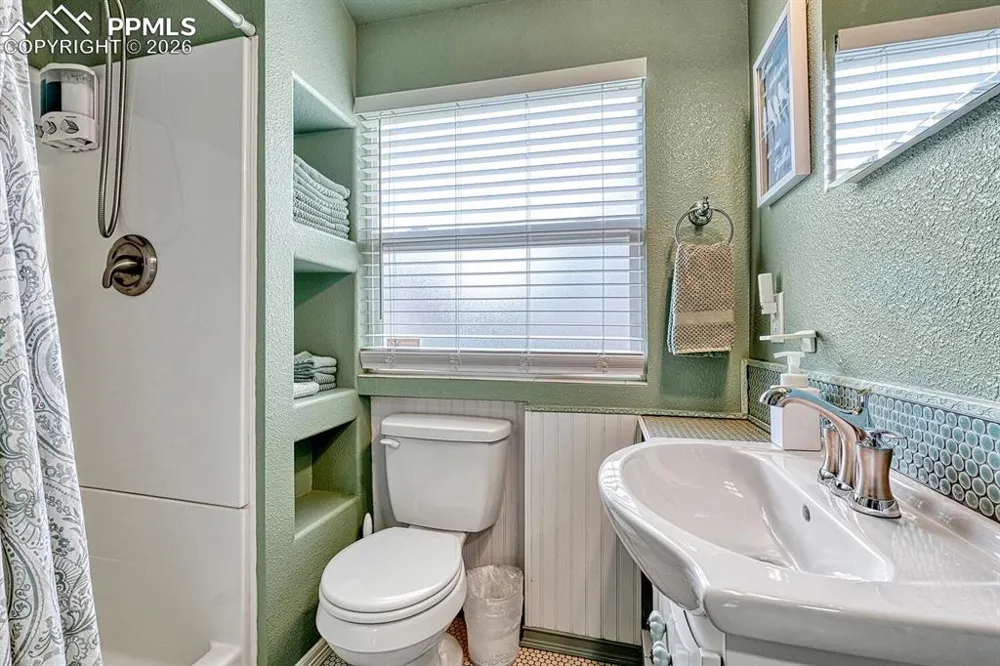 209 Arcadia Street Colorado Springs, CO 80903