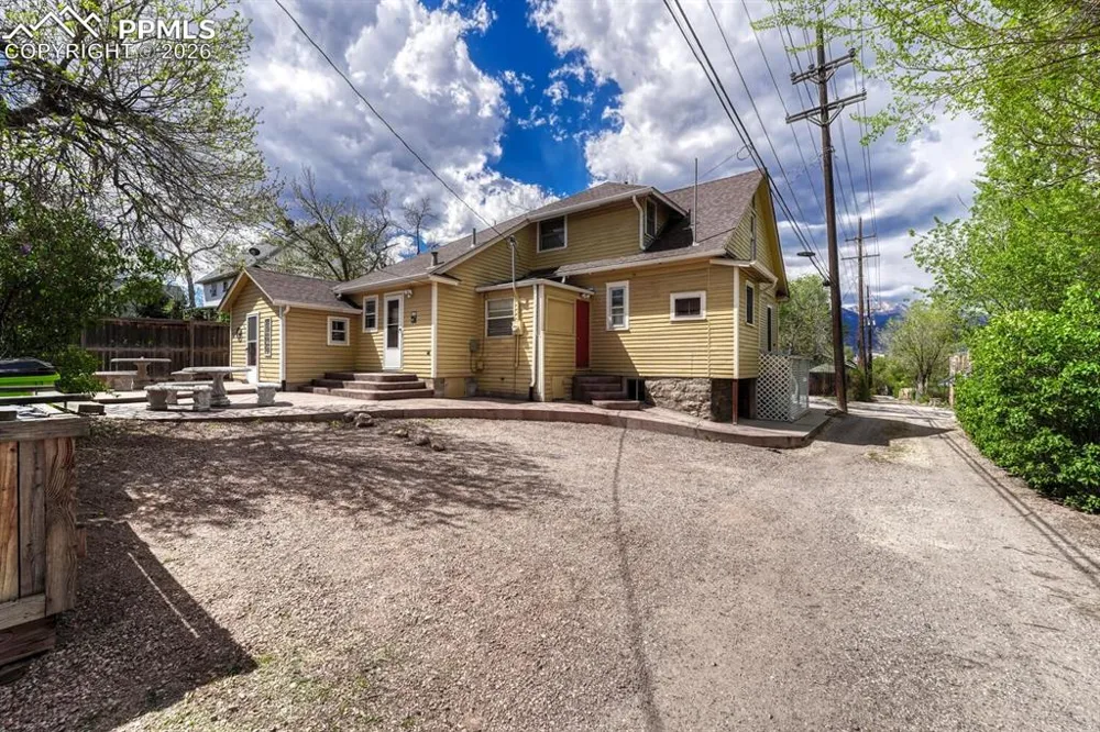209 Arcadia Street Colorado Springs, CO 80903