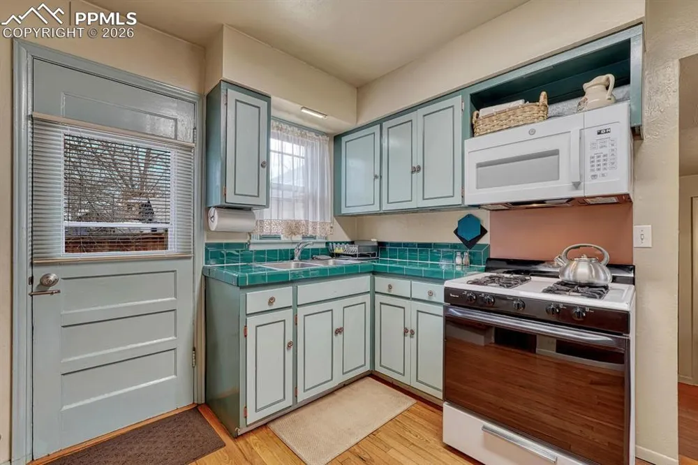 209 Arcadia Street Colorado Springs, CO 80903