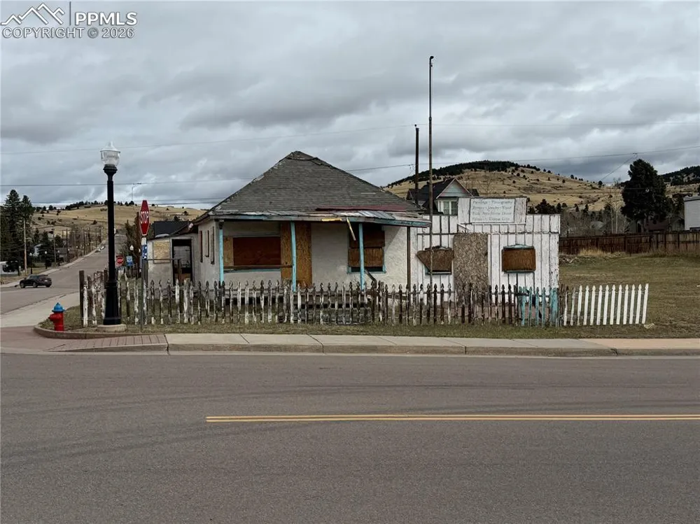 239 W Bennett Avenue Cripple Creek, CO 80813