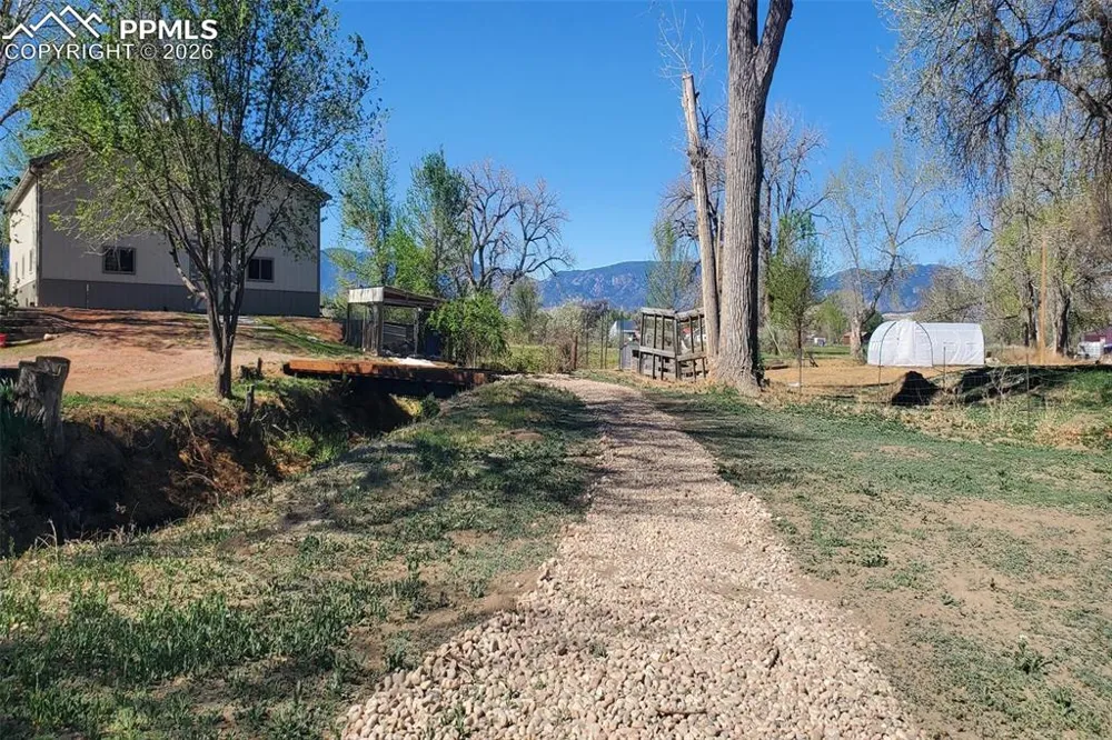 997 County Road 119 Florence, CO 81226