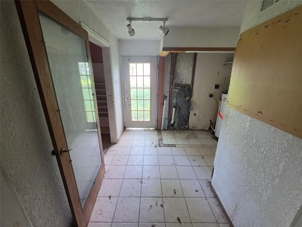 12222 Oak Hollow Lane Pinehurst, TX 77362
