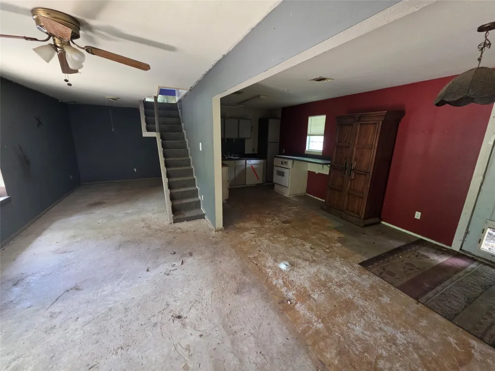 12222 Oak Hollow Lane Pinehurst, TX 77362