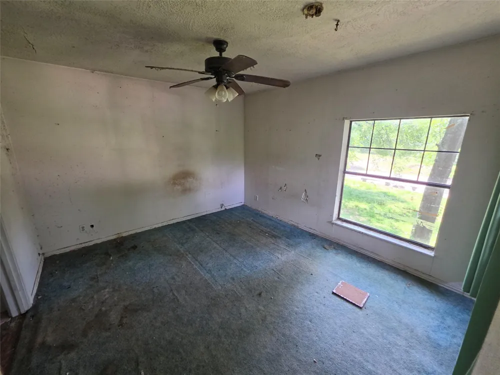 12222 Oak Hollow Lane Pinehurst, TX 77362