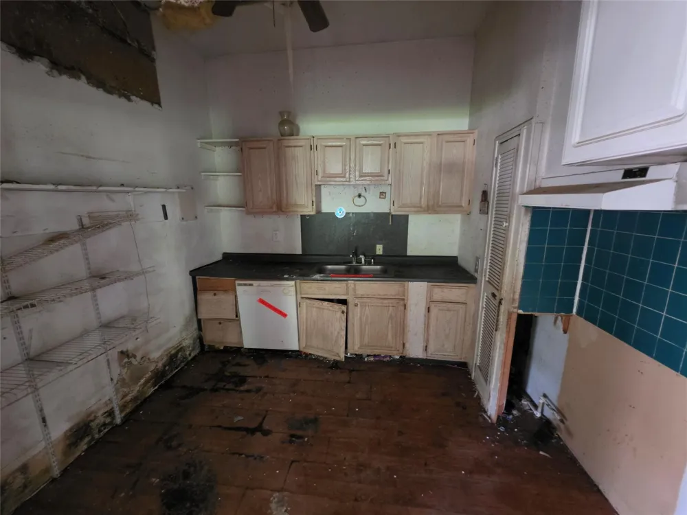 12222 Oak Hollow Lane Pinehurst, TX 77362