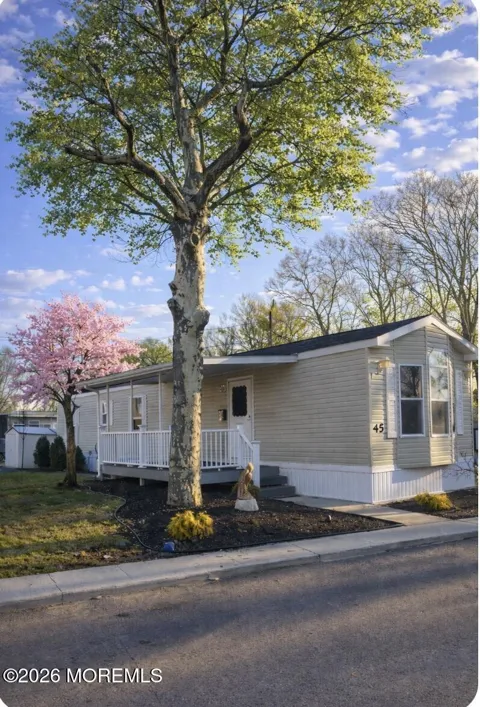 45 Randall Avenue