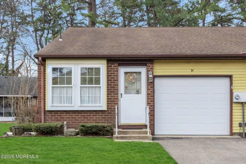 7 Greenwood Lane